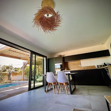 Proche Saint Cyprien Et Cala Rossa *