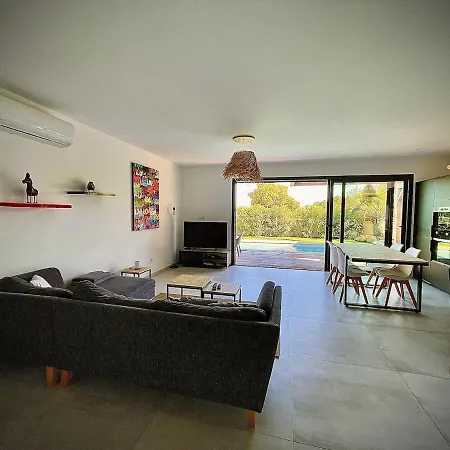 Proche Saint Cyprien Et Cala Rossa