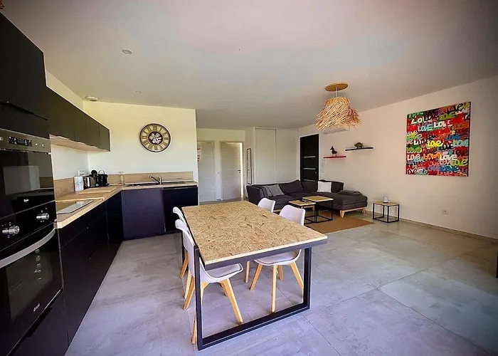 Proche Saint Cyprien Et Cala Rossa 度假居 *